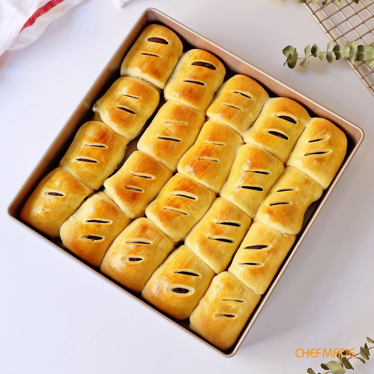CHEFMADE 11-Inch Square Cake Pan, Non-Stick Deep Dish Bakeware for Oven Baking (Champagne Gold)