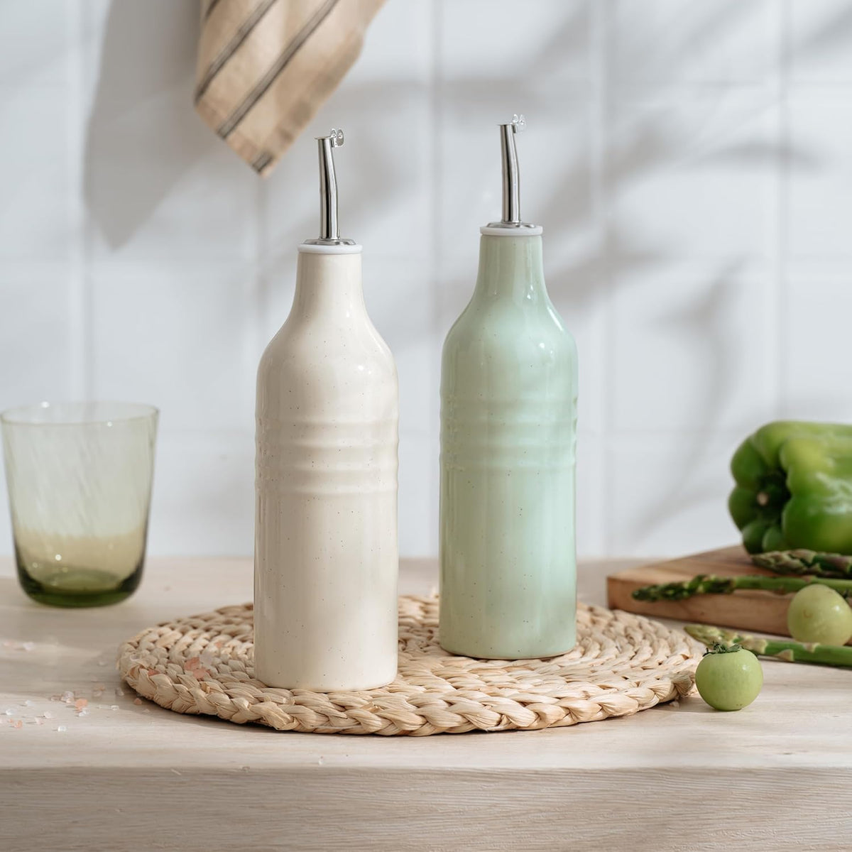 famiware Jupiter 16oz Ceramic Olive Oil Dispenser Bottle, Olive Oil and Vinegar Dispenser Bottle Set of 2 with Stainless Steel Pourers, Suitable for Storage Vinegar, Vanilla White & Light Green