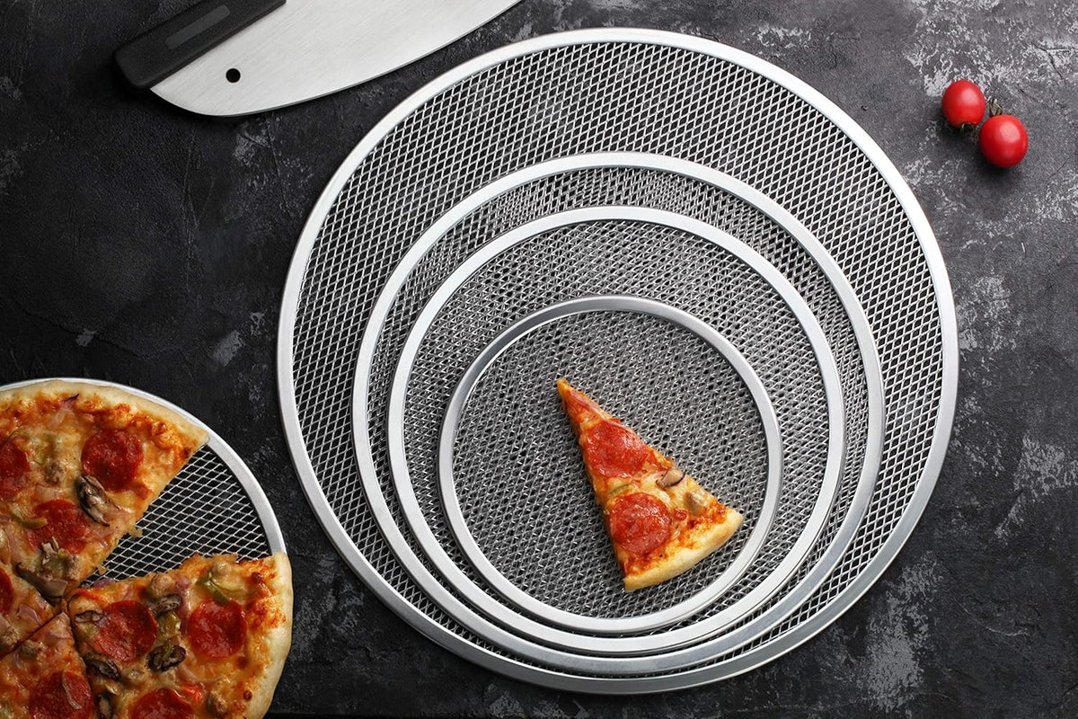 New Star Foodservice 50943 Restaurant-Grade Aluminum Pizza Baking Screen, Seamless, 10-Inch, Pack of 6