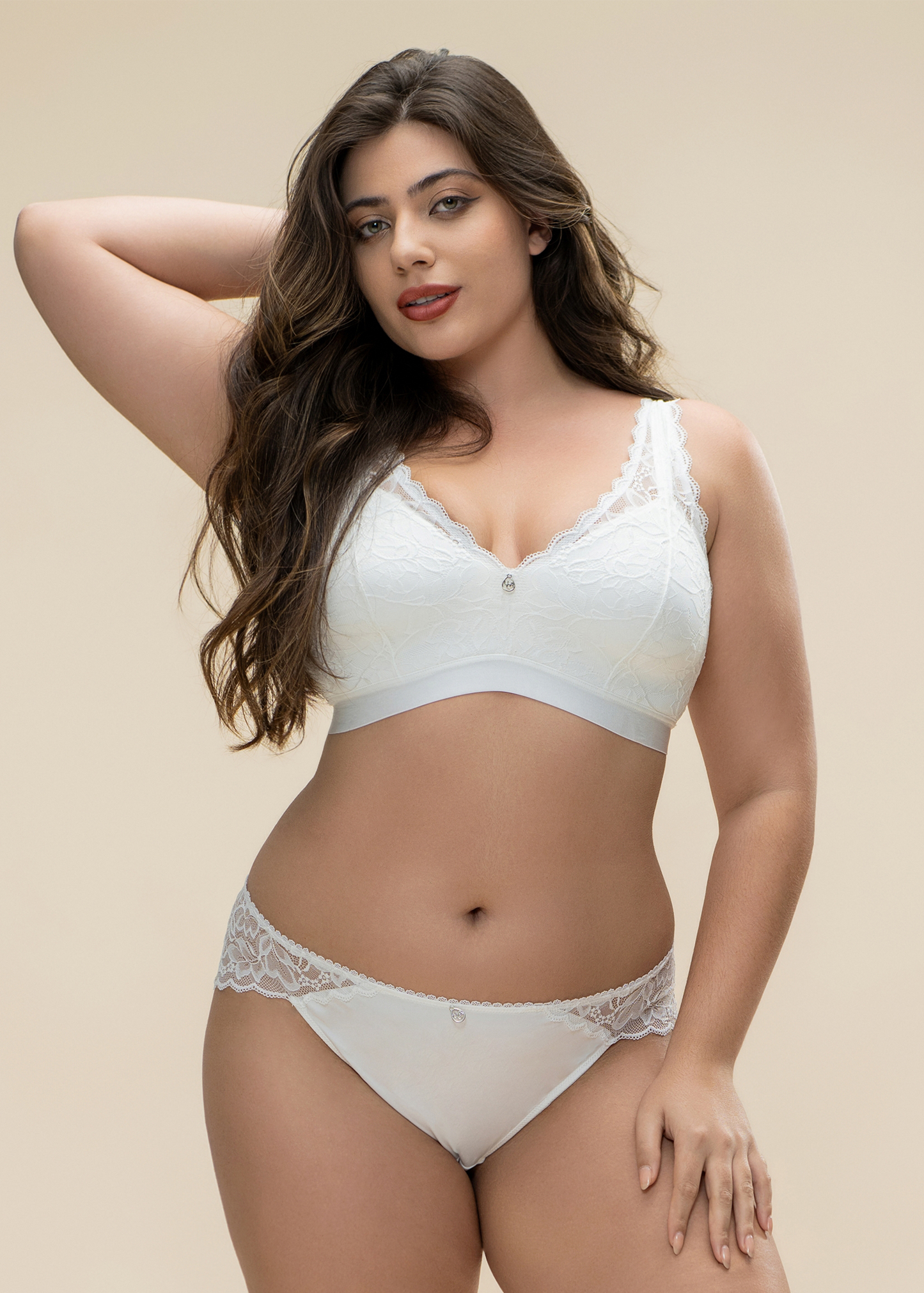 Pearl Plus White Floral Lace Lingerie Set