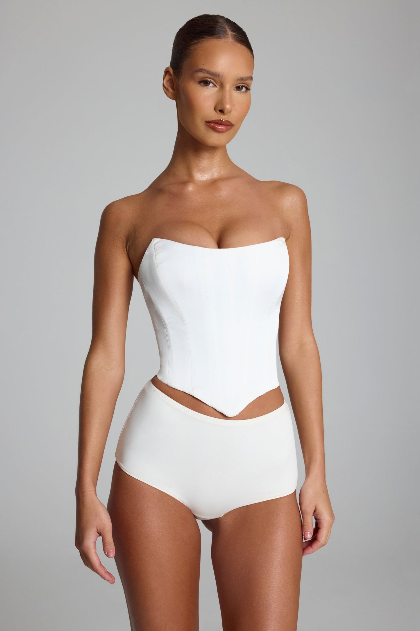 Slinky Jersey Low-Rise Hotpants in White