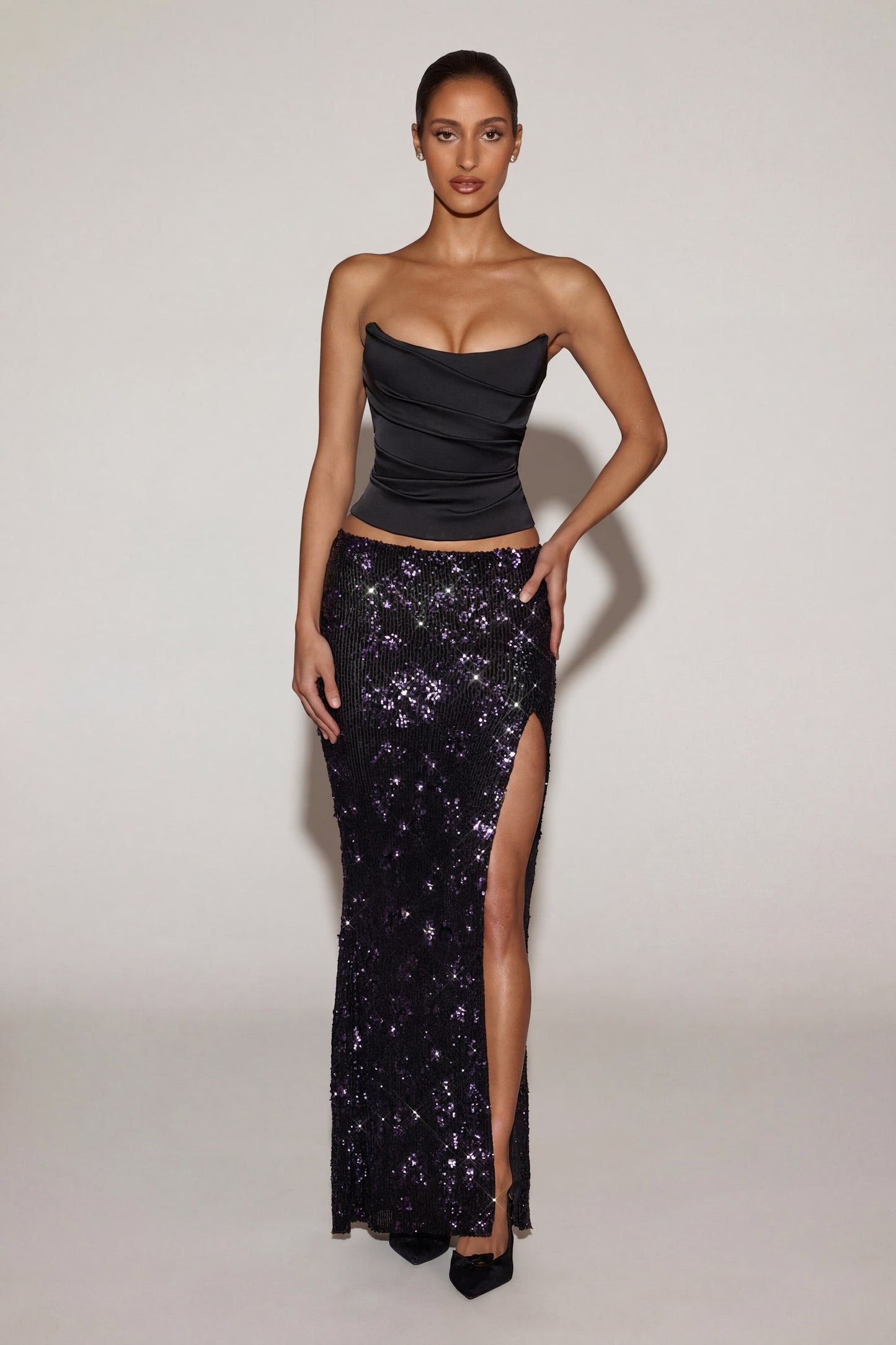 Embellished Mid-Rise Thigh-Split Maxi Skirt in Black Purple