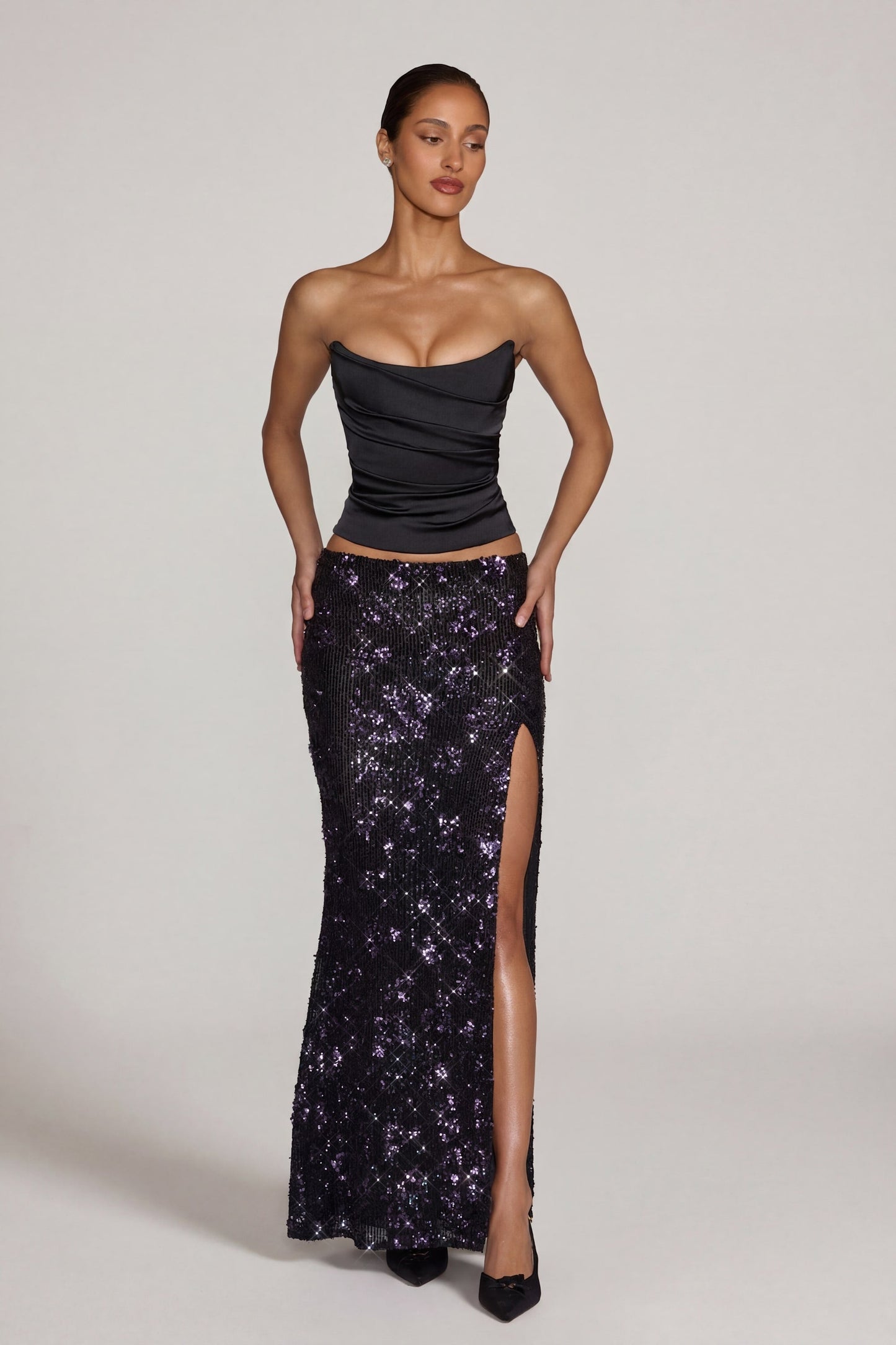 Embellished Mid-Rise Thigh-Split Maxi Skirt in Black Purple