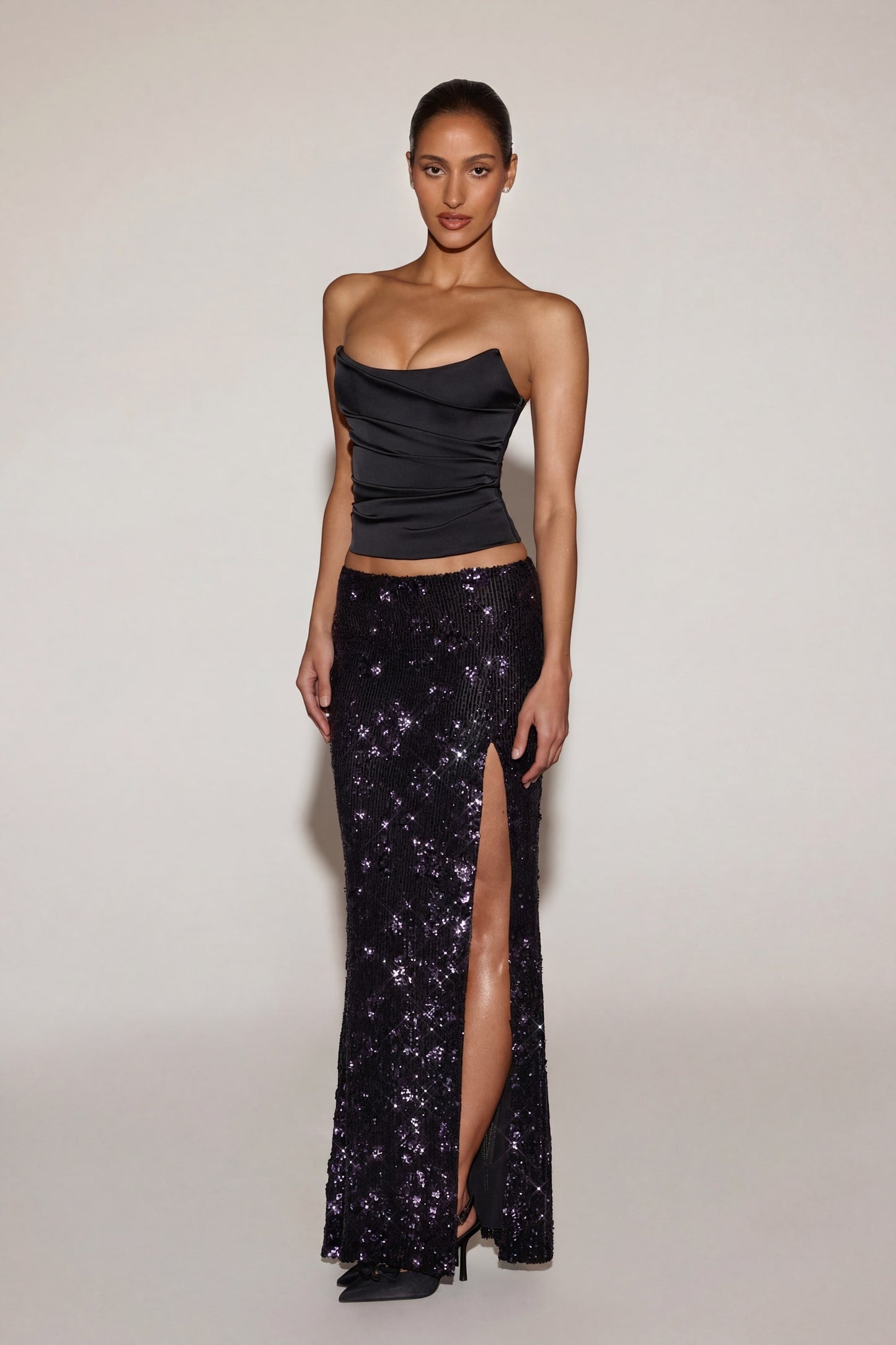 Embellished Mid-Rise Thigh-Split Maxi Skirt in Black Purple