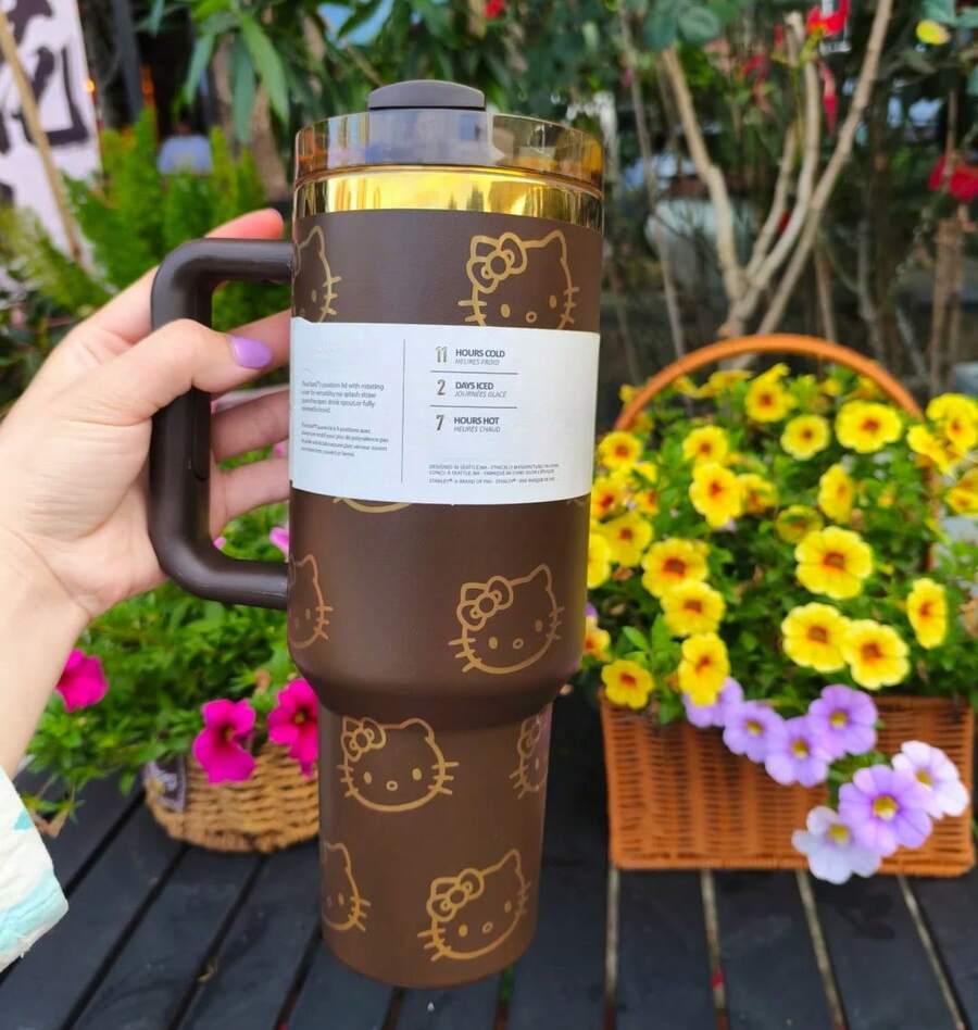 Stanley SANRIO 40 Oz  Outdoor Sports Water Bottle