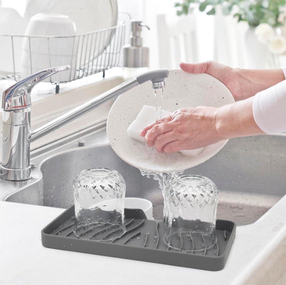 YASMEN Silicone Bathroom Soap Dishes, Sink Sponge Holder for Kitchen, Rubber Soap Dish with Drain, Shower Soap Sponge Tray, Sink or Counter Organizer, for Bar Soap, Bottle, Dish Soap Dispenser-Gray