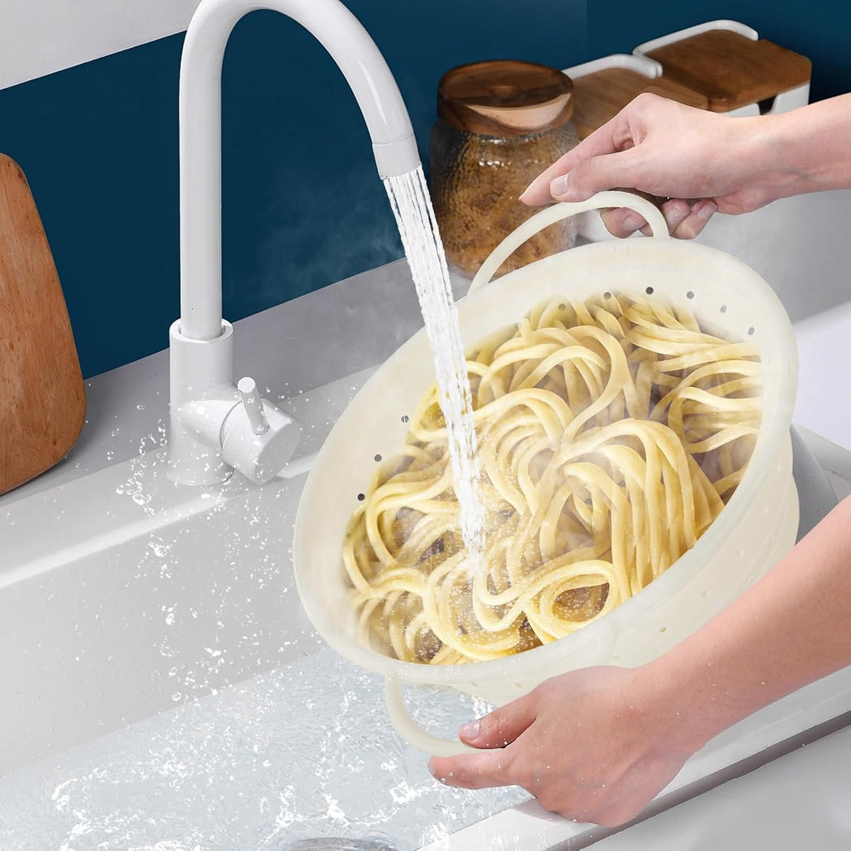 Kkioiome Strainers and Colanders, Silicone Collapsible Sink Collander, 13in, Strainers and Colanders for Kitchen, Large Drainer for Vegetable, Food, Pasta (White)