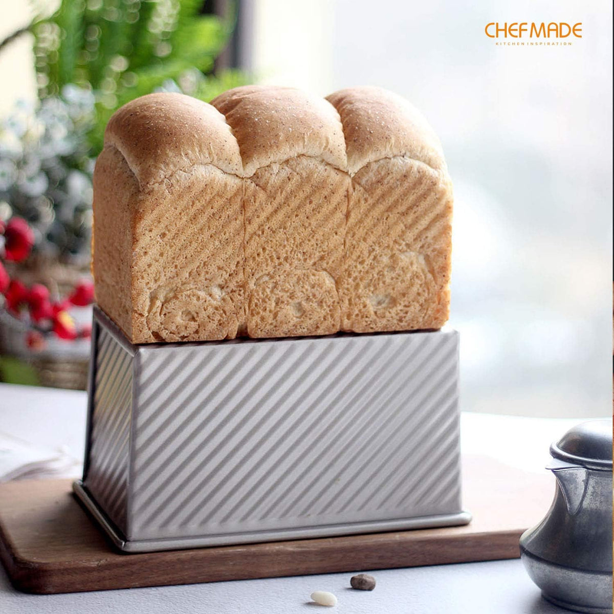 CHEFMADE Pullman Loaf Pan with Lid, 1Lb Dough Capacity Non-Stick Rectangle Corrugated Toast Box for Oven Baking 4.2" x 7.7"x 4.4"(Champagne Gold)