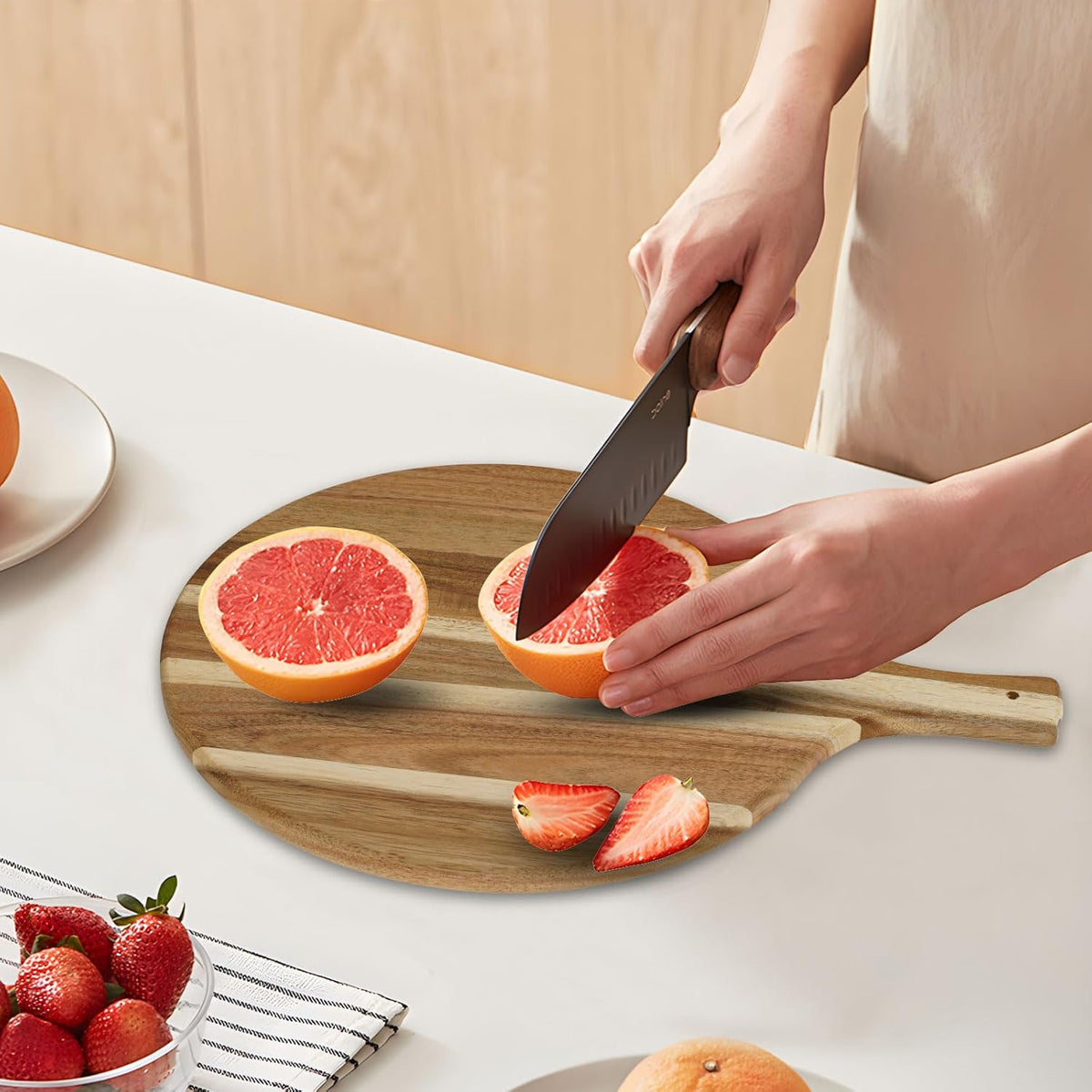 Acacia Wood Round Cutting Board with Handle, Pizza Cutting Boards for Kitchen, Small Wooden Chopping Board, Charcuterie Serving Boards for Cheese, Meat, Vegetables, Bread, 15.7" x 11.8"