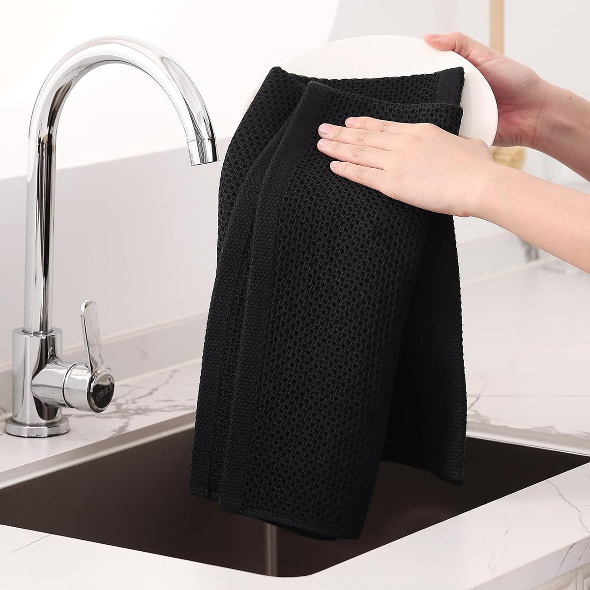 Homaxy 100% Cotton Oversized Waffle Weave Kitchen Dish Towels, Ultra Soft Absorbent Quick Drying Cleaning Towel, 20 x 28 Inches, 8-Pack, Black
