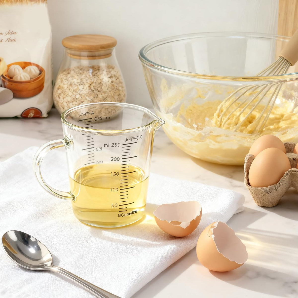 BCnmviku Glass Measuring Cups High Borosilicate [Insulated Handle | V-Shaped Spout]For Prepping Baking and Cooking Preheated Oven Dishwasher Freezer and Microwave Safe (250ml)