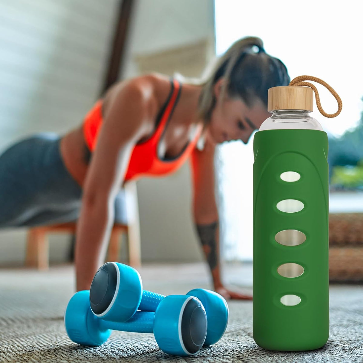 Sport 32oz Glass Water Bottle 1000ml /1 liter Borosilicate Glass Water Bottle Reusable Waterbottle Jugwith Silicone Sleeve and Unique Lid (Dark green