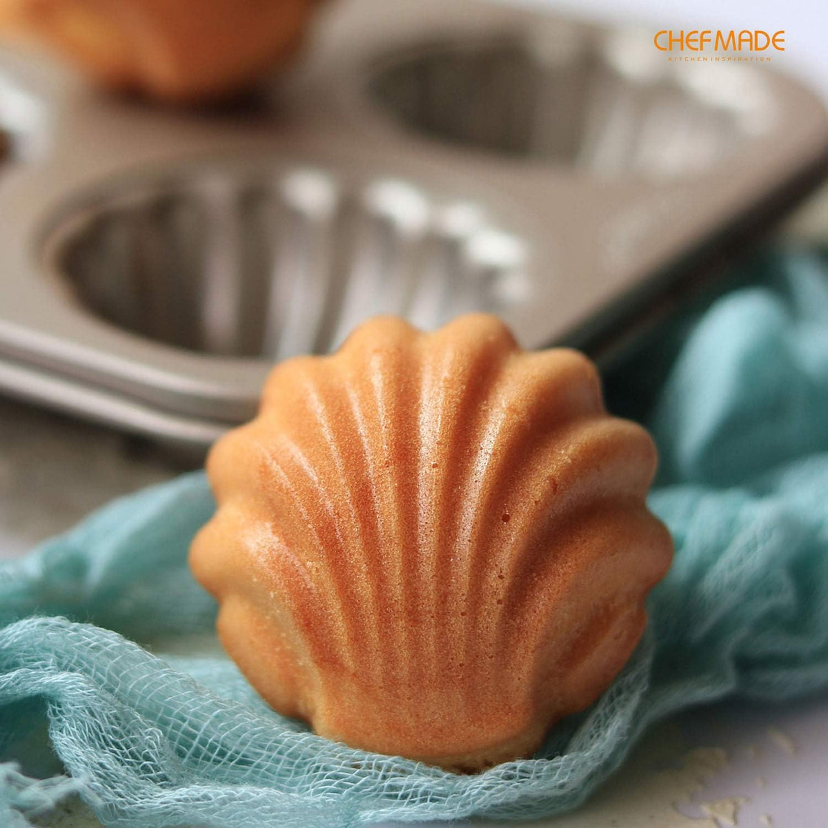 CHEFMADE Madeleine Mold Cake Pan, 6-Cavity Non-Stick Spherical Shell Madeline Bakeware for Oven Baking (Champagne Gold)