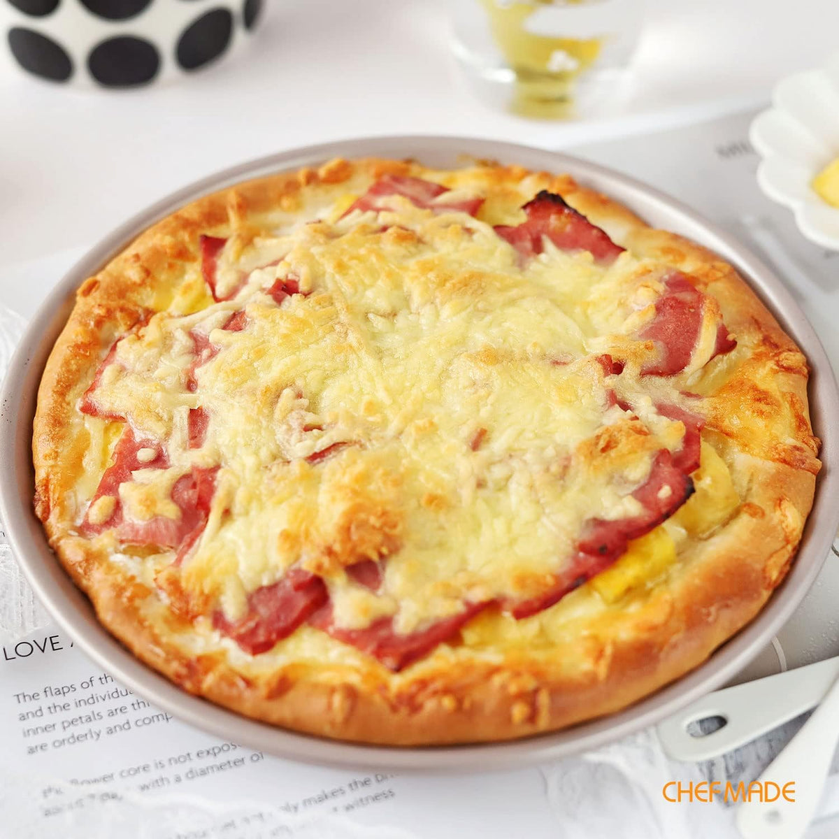 CHEFMADE 9-Inch Round Cake Pan, Non-Stick Pizza and Pie Bakeware for Oven Baking (Champagne Gold)