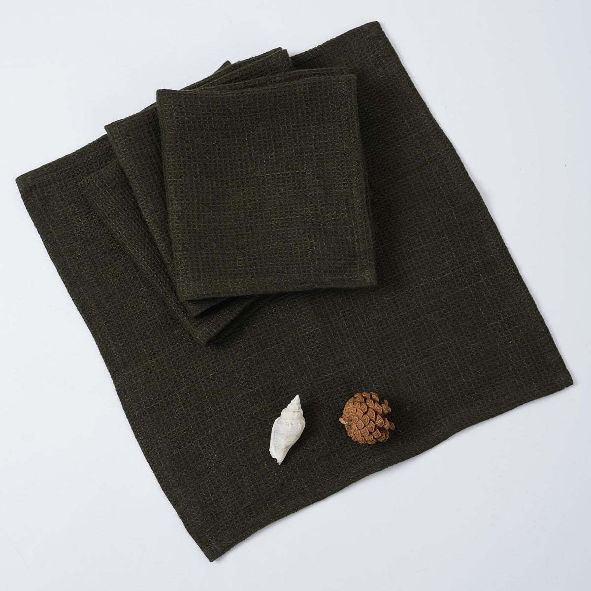 HSOFTIFY 100% Flax Linen Washcloths, Waffle Weave, 13x13 Inch, Reusable Face Cloth Clean Towels, 4-Pack (Green)