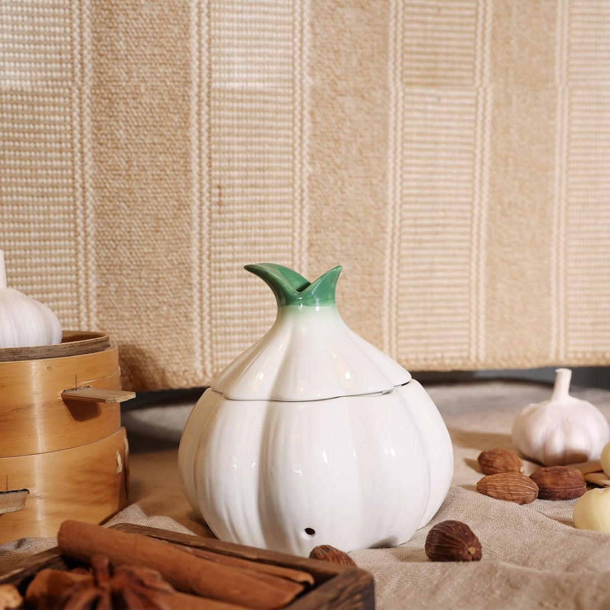 TOIVO Garlic Keeper for Counter，with Lid and Holes GarlicSaver,Garlic Holder Storage Container toKeep (white)