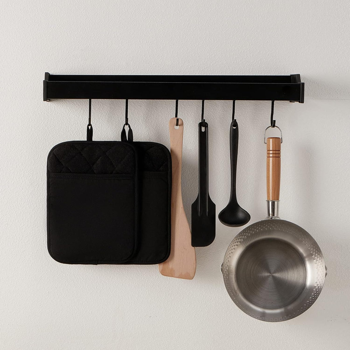 Kitchen Everyday Basic Pot Holder Heat Resistant Coaster Soft Silicone Water Resistant Pot Holder Set Oven Mitts with Pocket, 2 Piece Set, 7"x9" (Black)