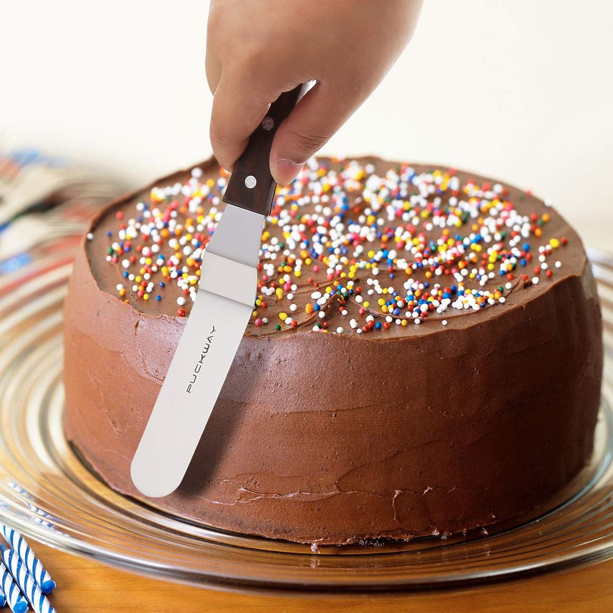Offset Cake Icing Spatula Set of 4- Professional Stainless Steel Cake Decorating Frosting Spatulas, 4"-6"-8"-10" Flexible Resistant Blade, Wooden Handle For Easy Grip