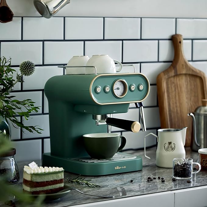 compact high-pressure coffee machine with steam frother