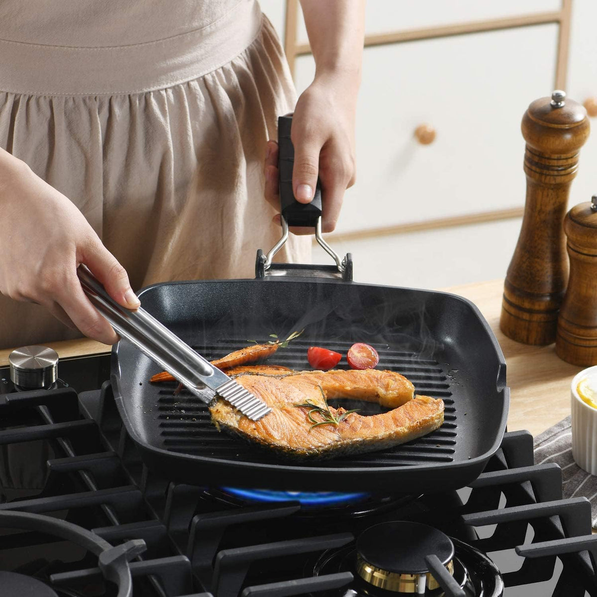 SKITCHN Grill Pan With Folding Handle, Nonstick for Stove Tops, Induction Compatible KBBQ With Pour Spouts, Indoor Square BBQ Grilling - 9IN