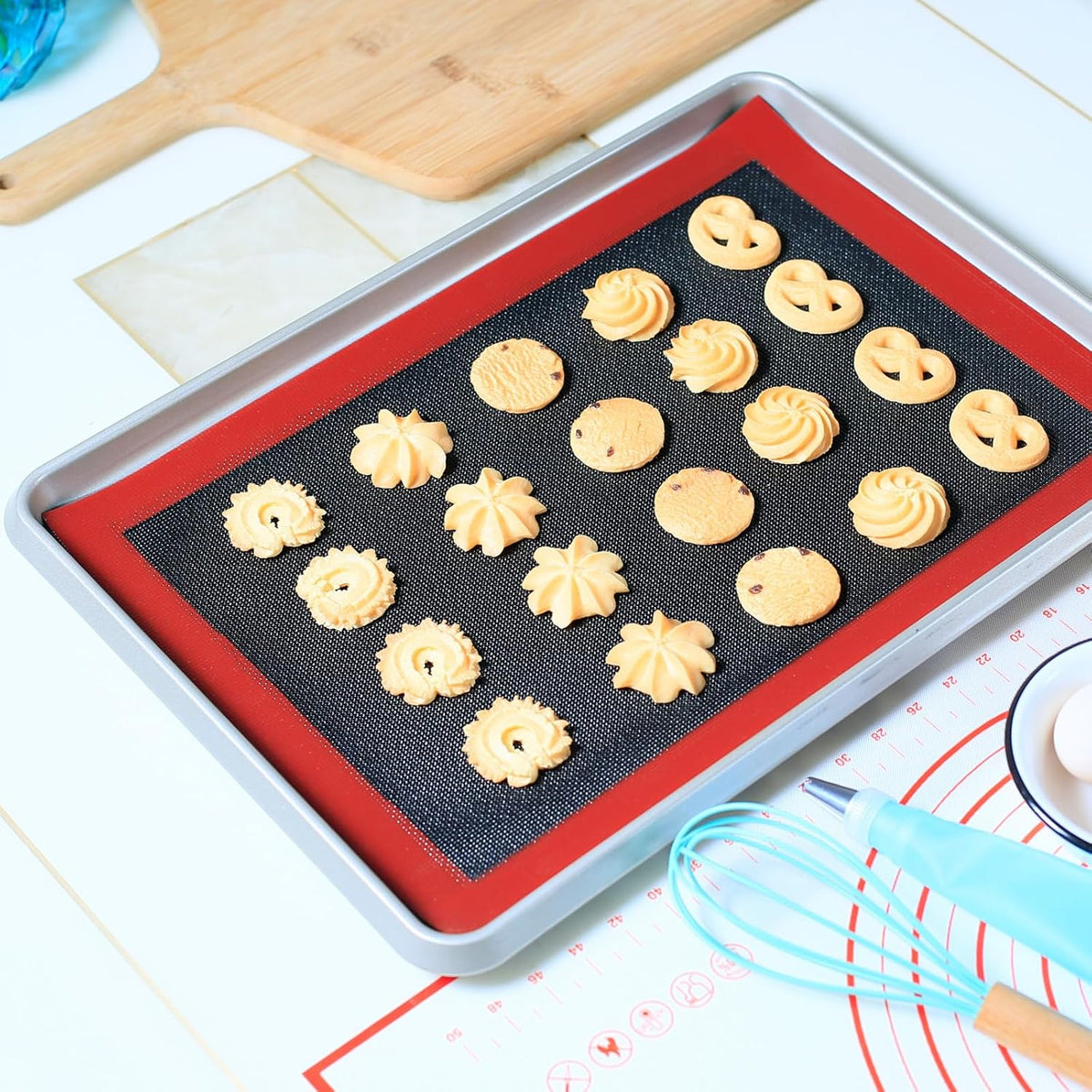 Silicone Baking Mat with Microperforated, 2 PCS Perforated Baking Mats/Oven Liners for 13" x 18" Half Sheet Pan, Reusable Air Mesh Silicone Mat for Cookie/Eclair/Bread/Pizza/Pastry