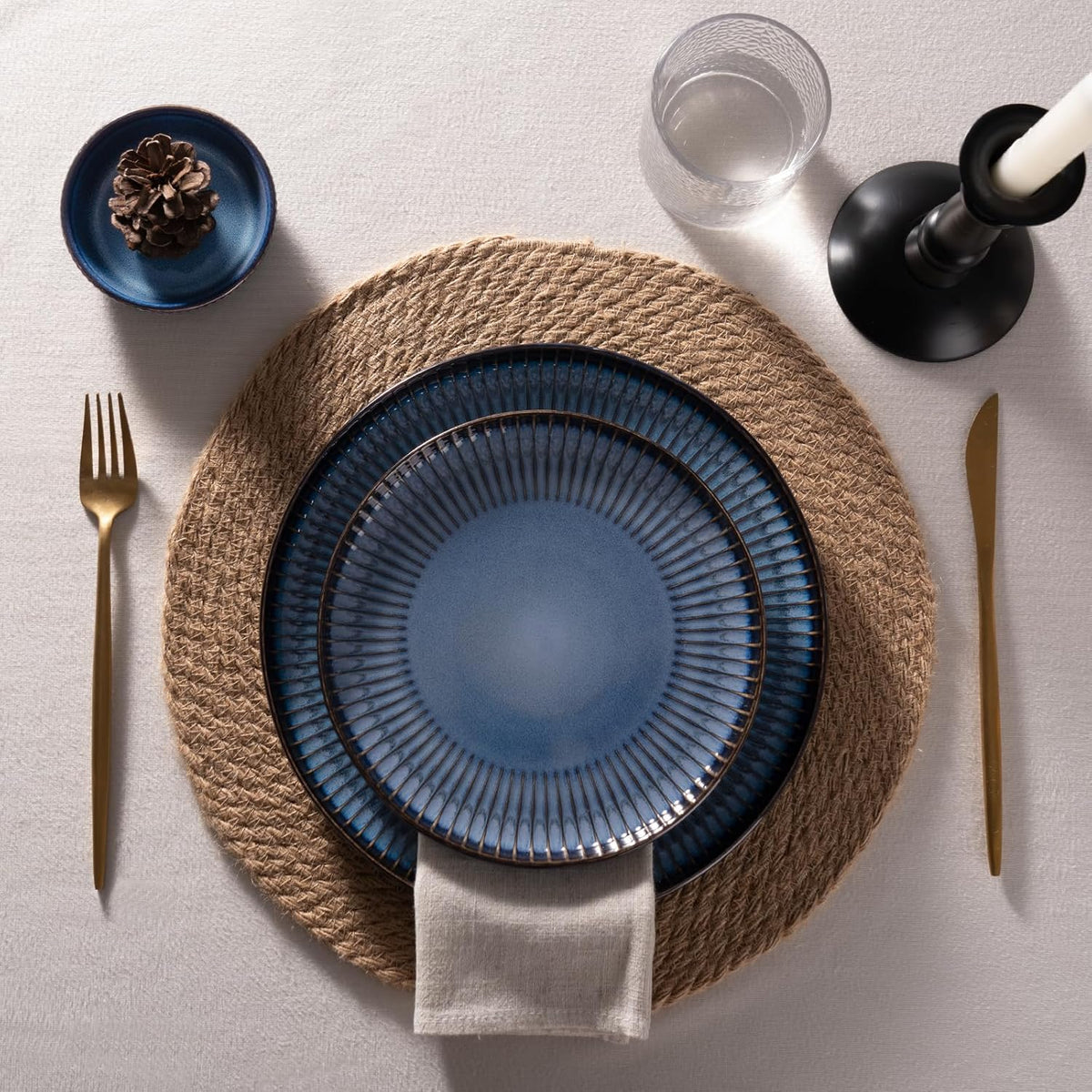 Famiware Starlight Dinnerware Sets, Plates and Bowls Dish Set of 4 (12 Pieces), Ribbed Textured Tableware - Dishwasher & Microwave Safe, Chip & Scratch Resistant, Reactive Glaze, Starry Blue