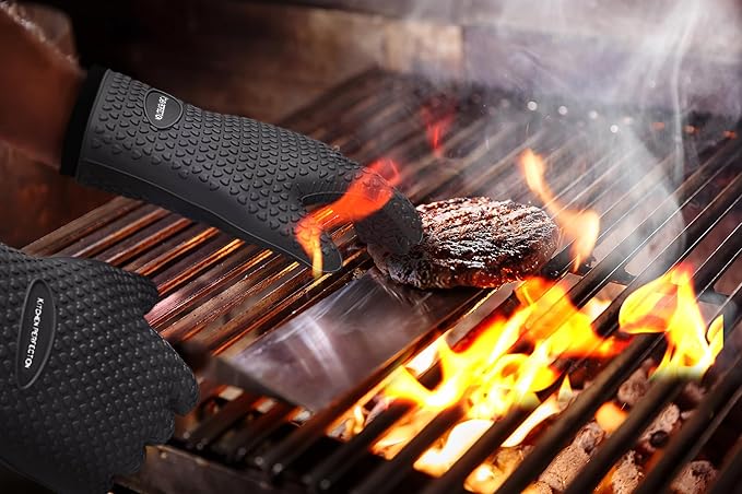 KITCHEN PERFECTION Silicone Smoker Oven Gloves -Extreme Heat Resistant BBQ Gloves -Handle Hot Food Right on Your Smoker Grill Fryer Pit|Waterproof Oven Mitts Grill Gloves |Superior Value Set+3 Bonuses