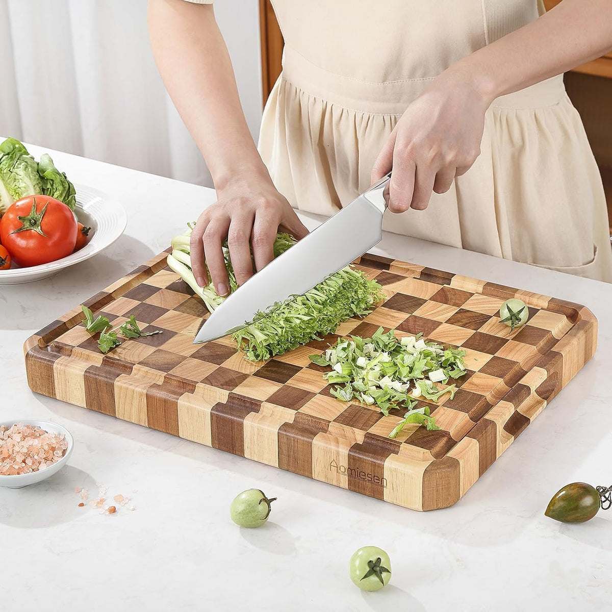 Large wood Cutting Board for Kitchen with Juice Handles ， Chopping Board Cheese Charcuterie Board (Checkered cutting board)
