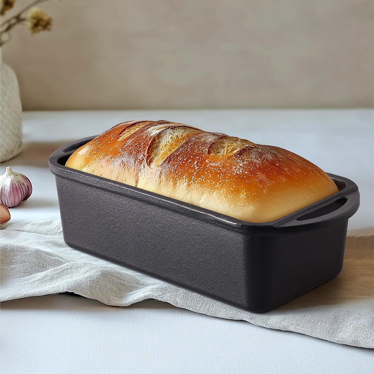 Navaris Cast Iron Bread Loaf Tin, 26cm, Black - Even Heat Distribution & Retention - Enameled Non-Stick Baking Pan - Cake and Bread Tins for Roasting, Oven Cooking & Grilling