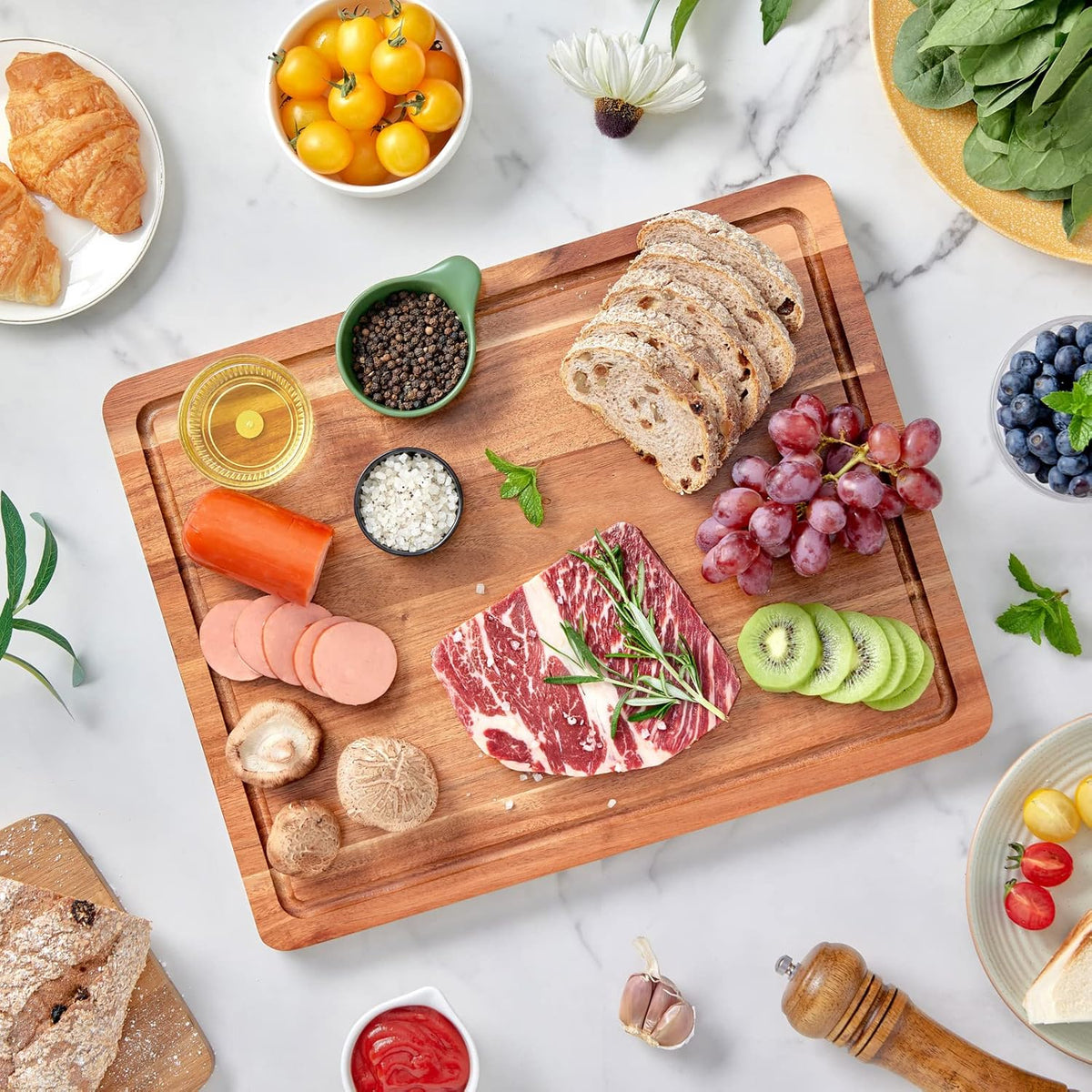 Cutting Boards, 16.5x13 Large Acacia Wooden Cutting Boards for Kitchen, Edge Grain Reversible Wood Chopping Board with Juice Groove and Handles, Pre-Oiled Carving Tray for Meat & Cheese
