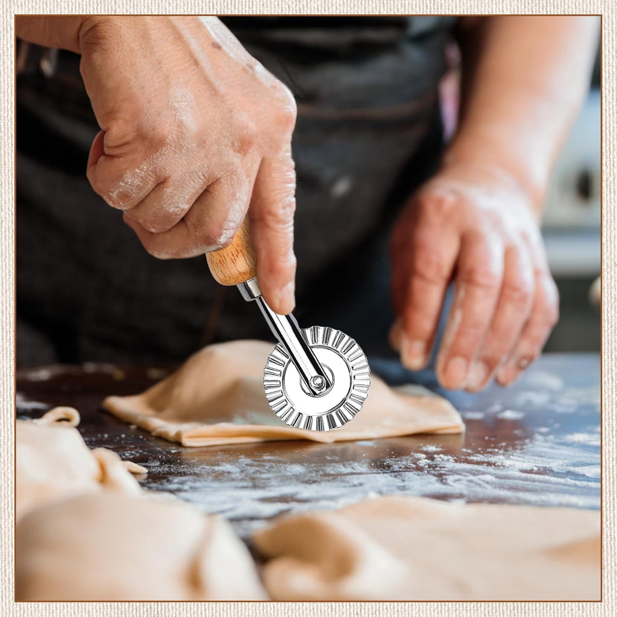 Short Handle Small Cutter Wheel - Exquisite Wooden Handle, Perfect for Pasta, Pizza, Ravioli, Cookie - Versatile Crinkle and Pastry Cutter for Effortless Slicing