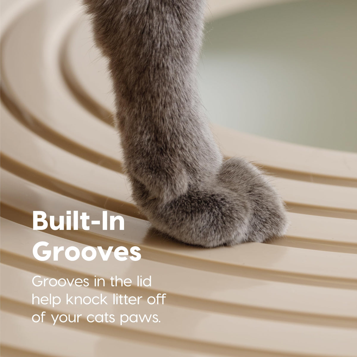 IRIS USA Top Entry Cat Litter Box, Hooded Privacy, Large, Beige/White