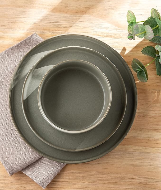 TheTerra Ceramic Dinnerware Sets for 6, 18 Pieces Handmade Reactive Glaze Plates and Bowls Set, Scratch Resistant Dish Set, Oven & Microwave & Dishwasher Safe, Matte Green