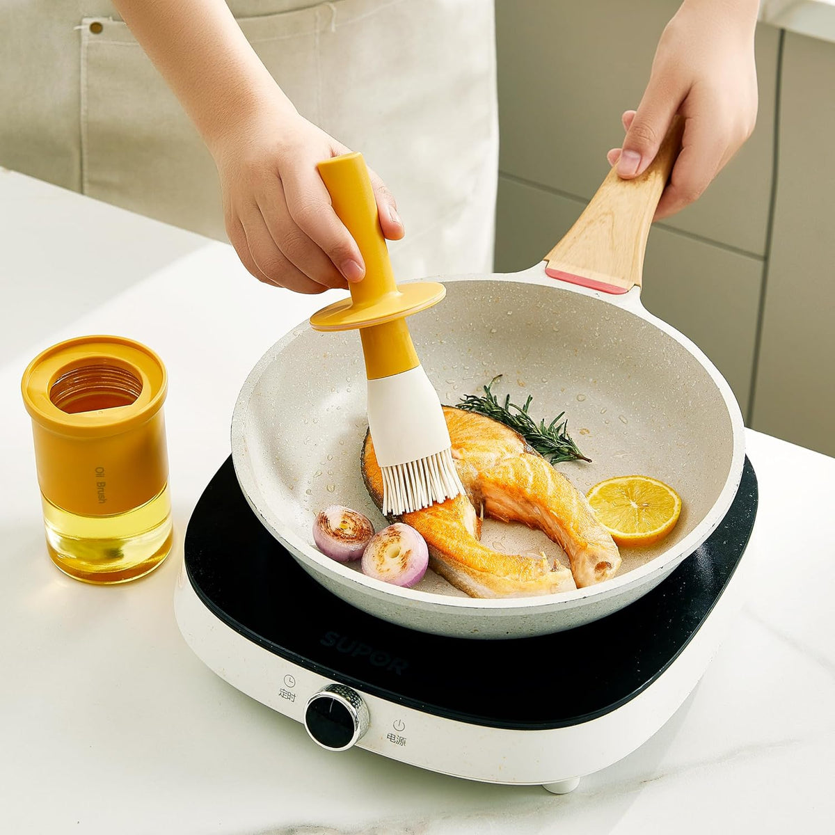 Glass Oil Dispenser with Heat Resistant Brush,Oil Dispenser Bottle with Silicone Pastry Brush for Kitchen,Cooking Vinegar and Sauce BBQ Grill Frying (Oil Dispenser-Green&Yellow)