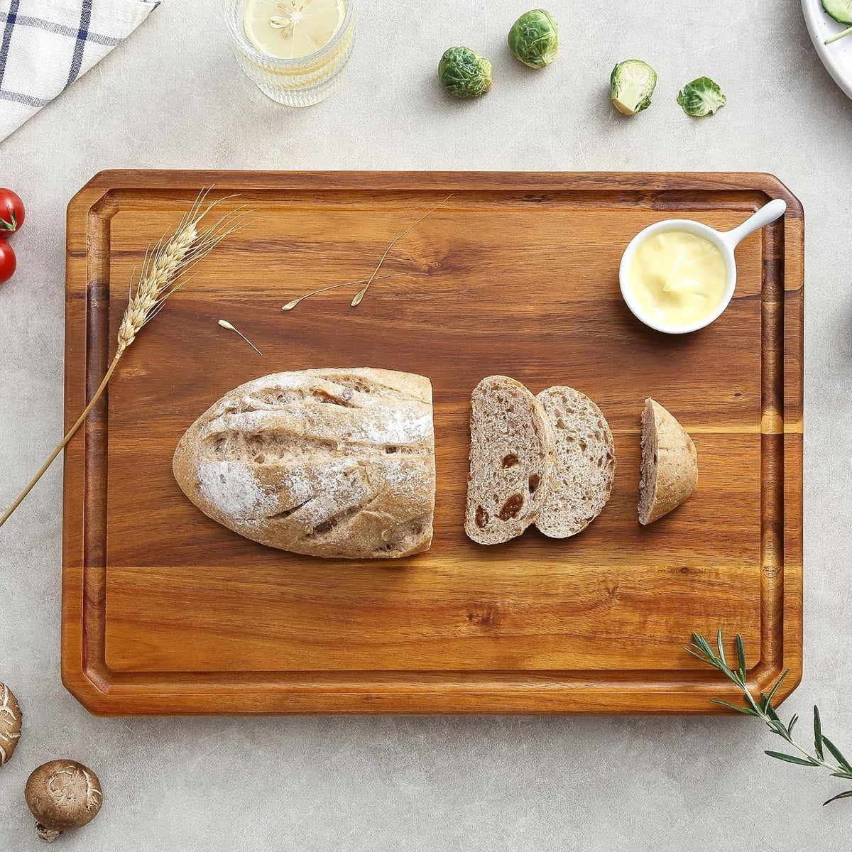 Large wood Cutting Board for Kitchen with Juice Handles ， Chopping Board Cheese Charcuterie Board (Striped cutting board)