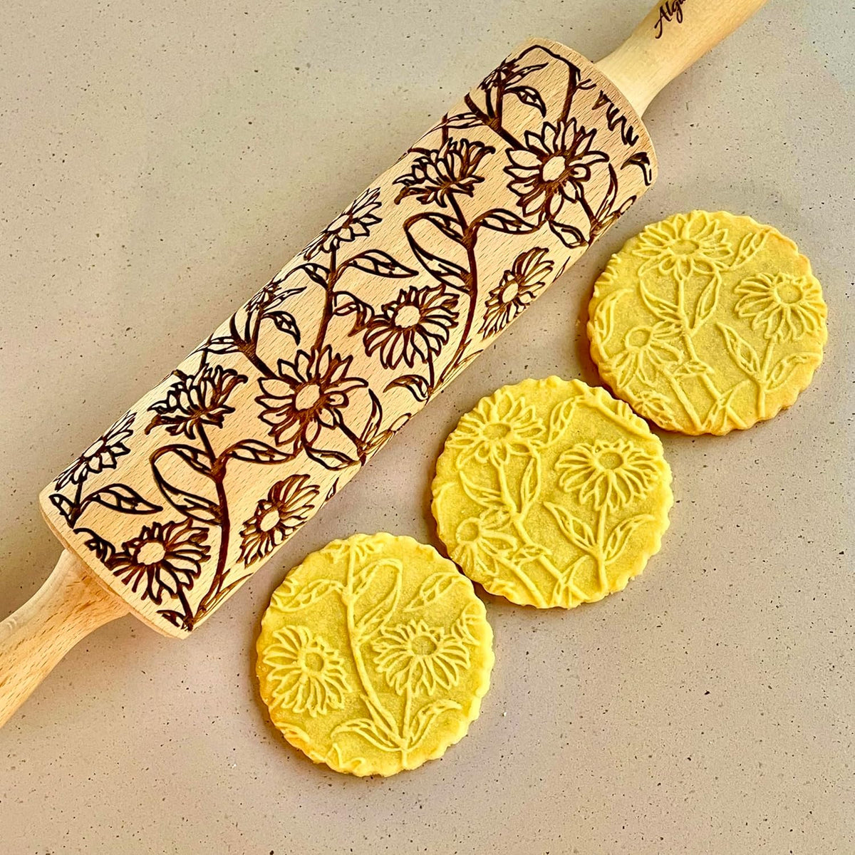 Embossing Rolling Pin GOLDEN DAISIES with Ornamental Bloom Pattern – Dough and Clay Roller for Embossed Cookies and Pottery - Cookie and Ceramic Stamp - Baking Gifts for Women by Algis Crafts