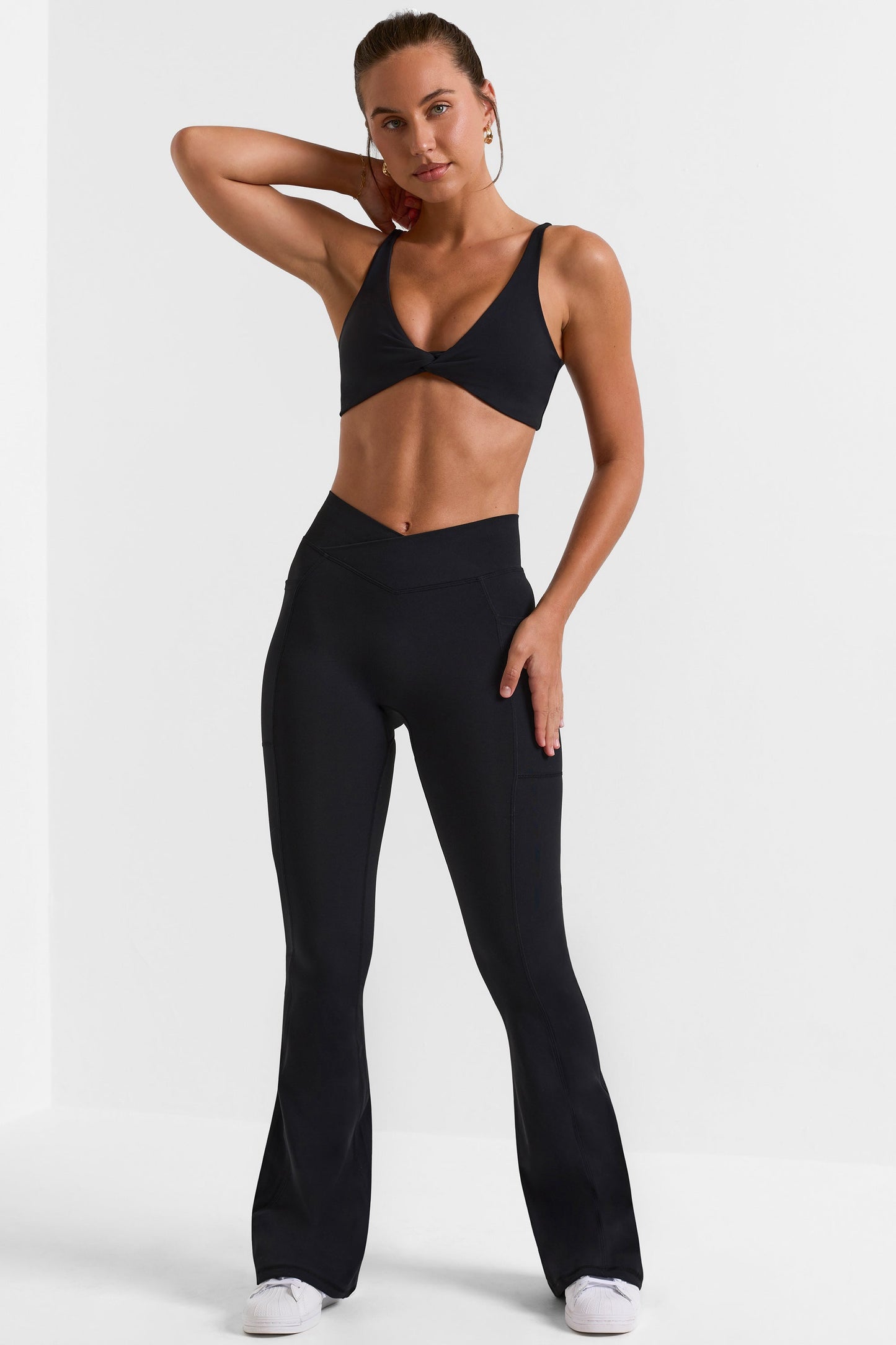 Soft Active V-Waist Pocket Flared Leggings in Black
