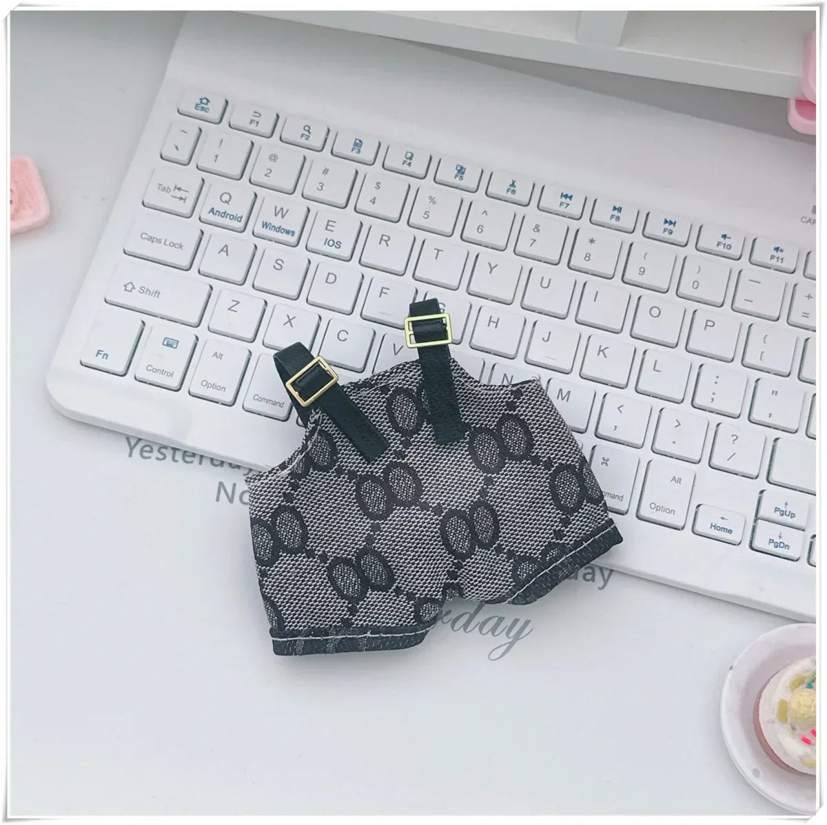 Labubu Sitting Party Glasses Set