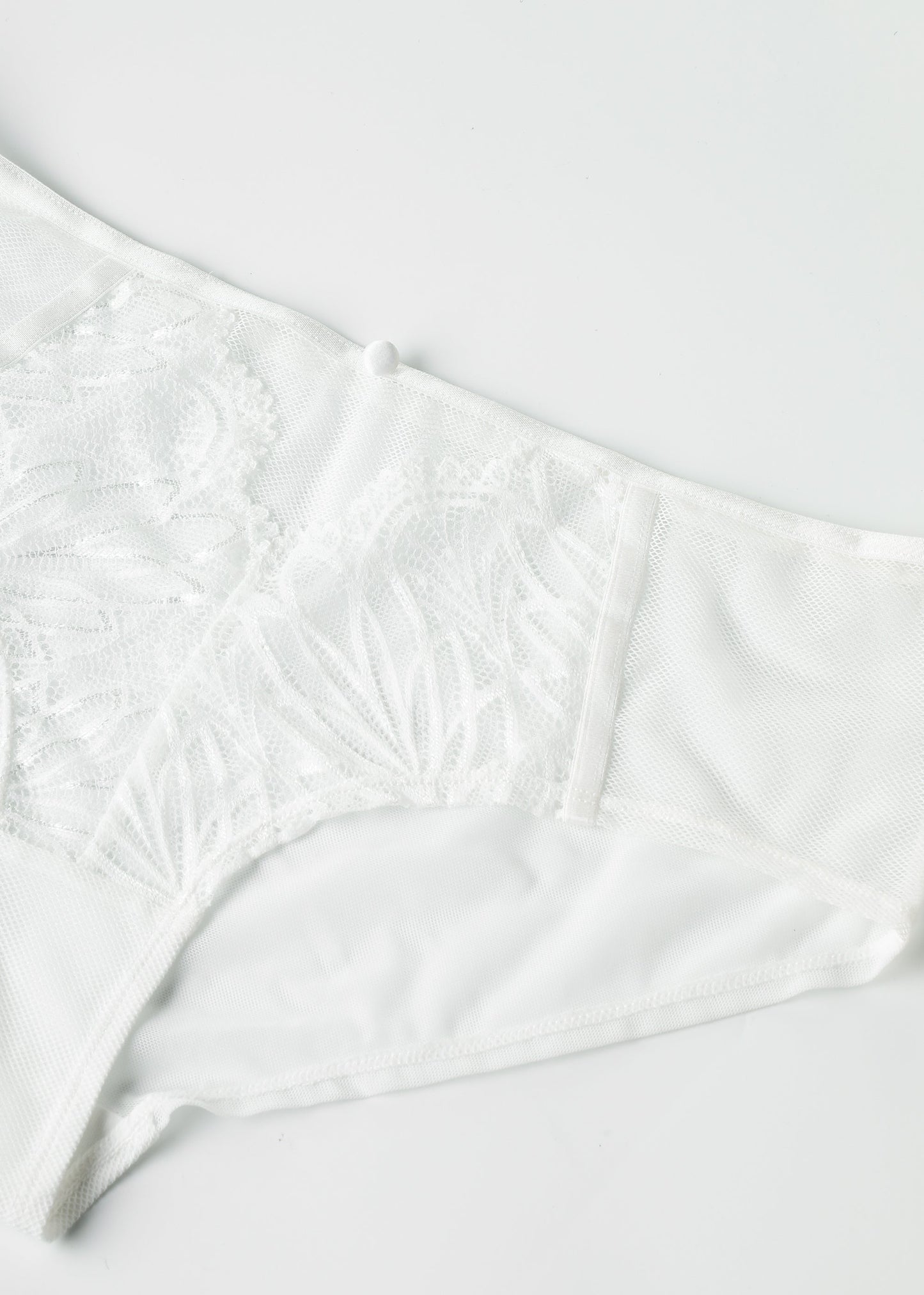 ABIGAIL Plus Leaf-Pattern Lace Boyshorts