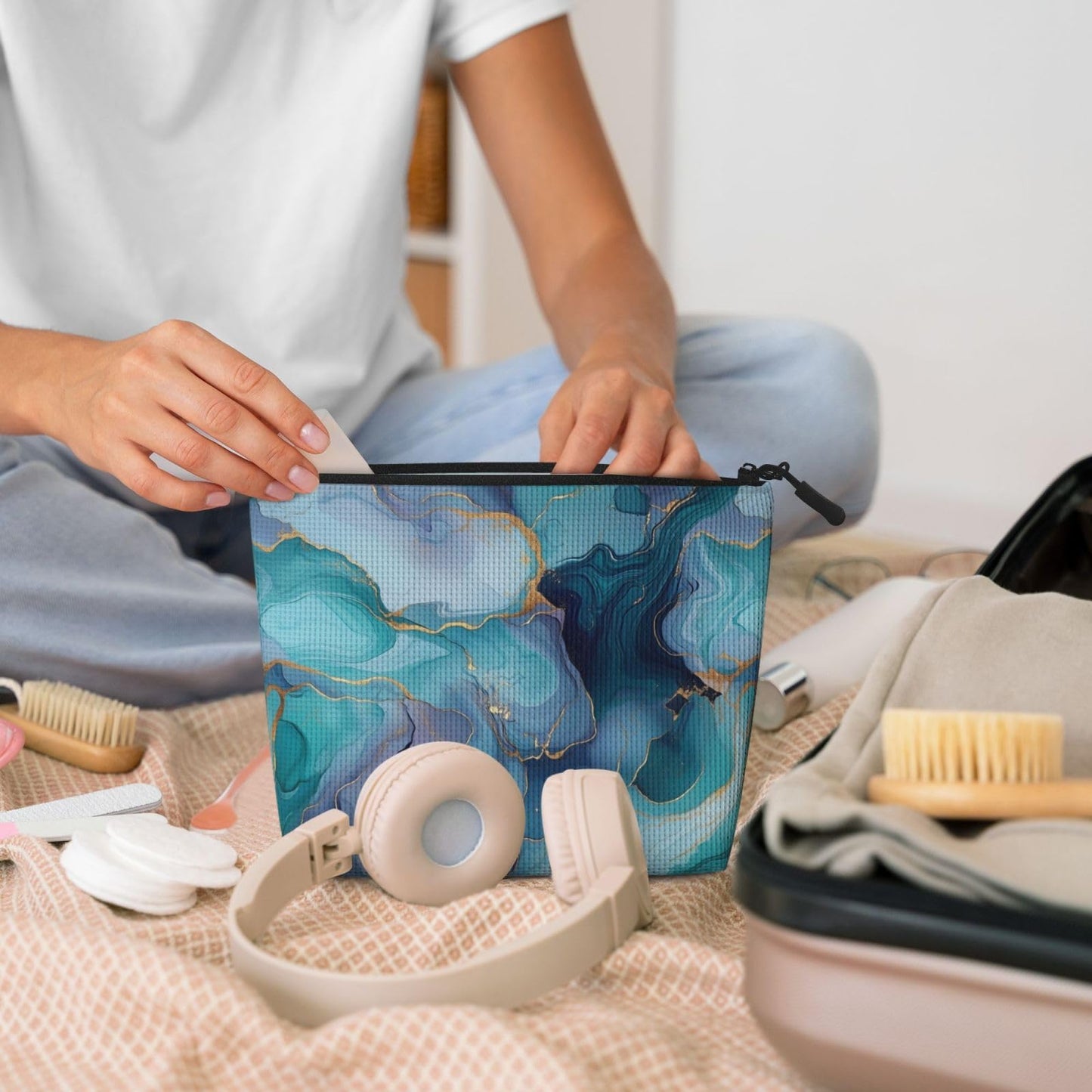 Braytow Blue Marble Classic Print Cosmetic Bags, Waterproof Makeup Storage Pouch for Women Holiday Gifts, 9.45 x 6.7 Inches