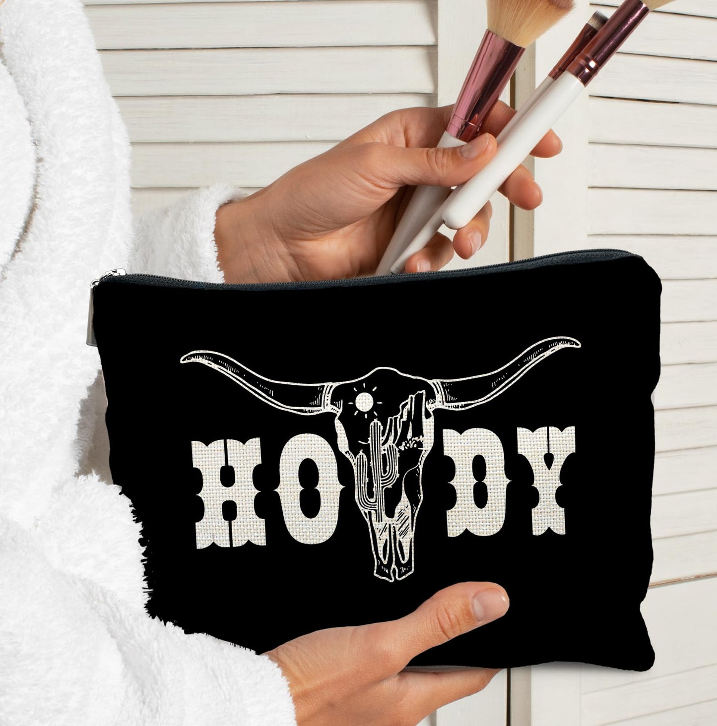 Elpwk Boho Western Howdy Makeup Bag for Women, Southwestern Cowboy Cow Skull Cactus Cosmetic Bags,Gifts for For Mom Friends Teen Girl & Women, Black Western Zipper Makeup Pouch for Purse