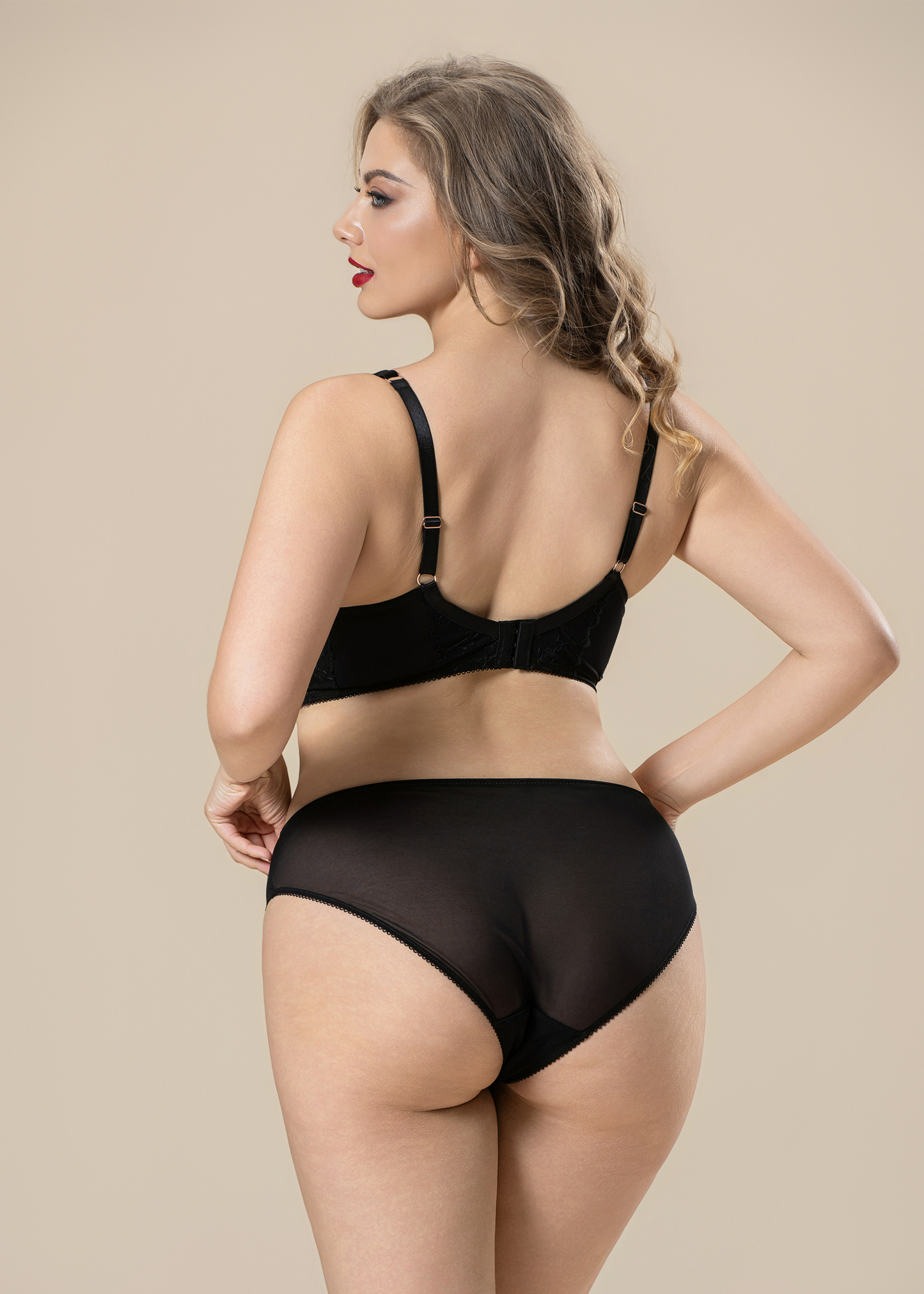 FREDERICA Plus Black Floral Lace Lingerie Set