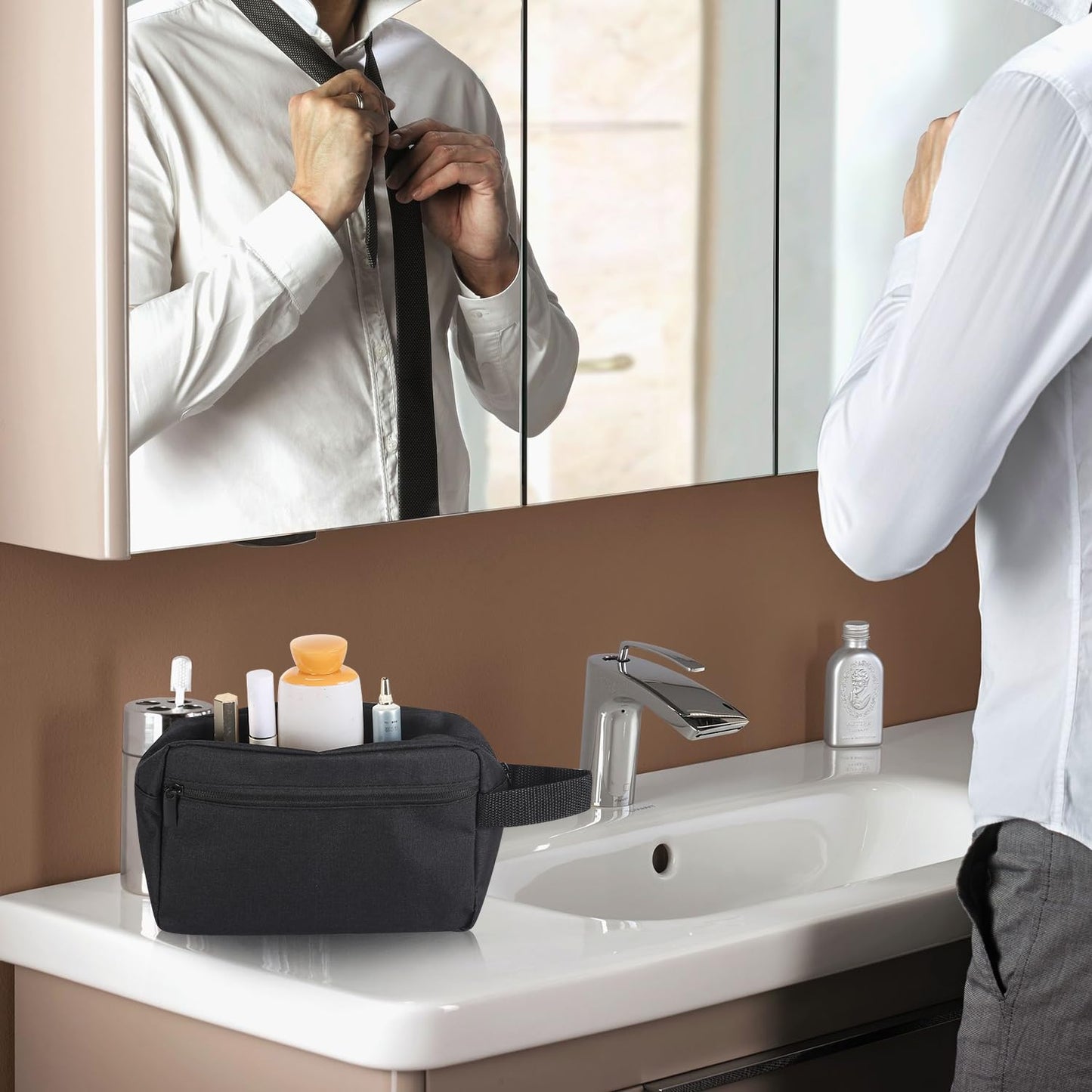 Icramsy Travel Toiletry bag Toiletry bag for women men Hanging Cosmetic bag Travel accessories for Women Men (Black)