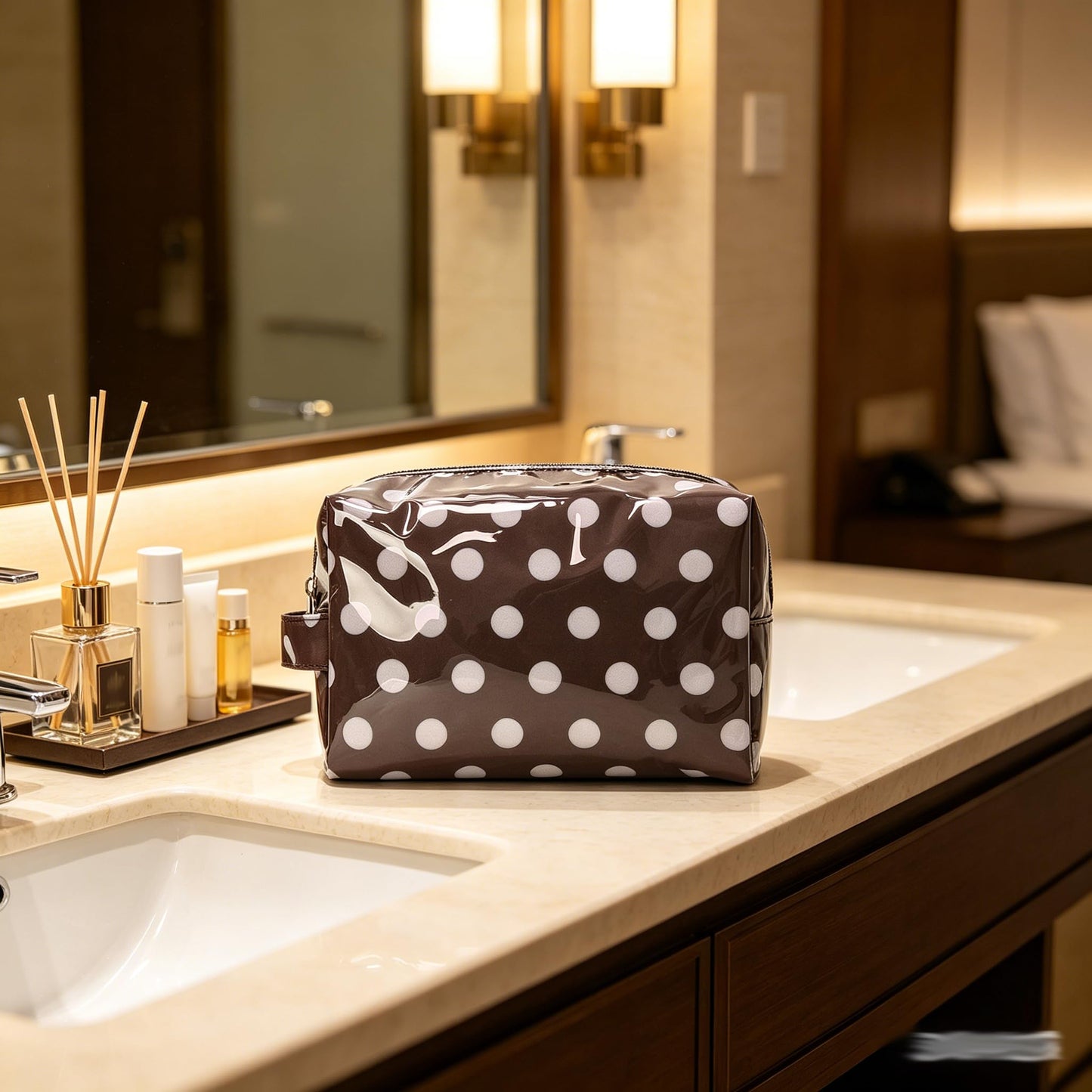 JQWYGB Small Polka Dots Cosmetic Bags Women’s PVC Makeup Purse Waterproof Toiletry Bag Multi-Use Cosmetic Pouch Travel Work