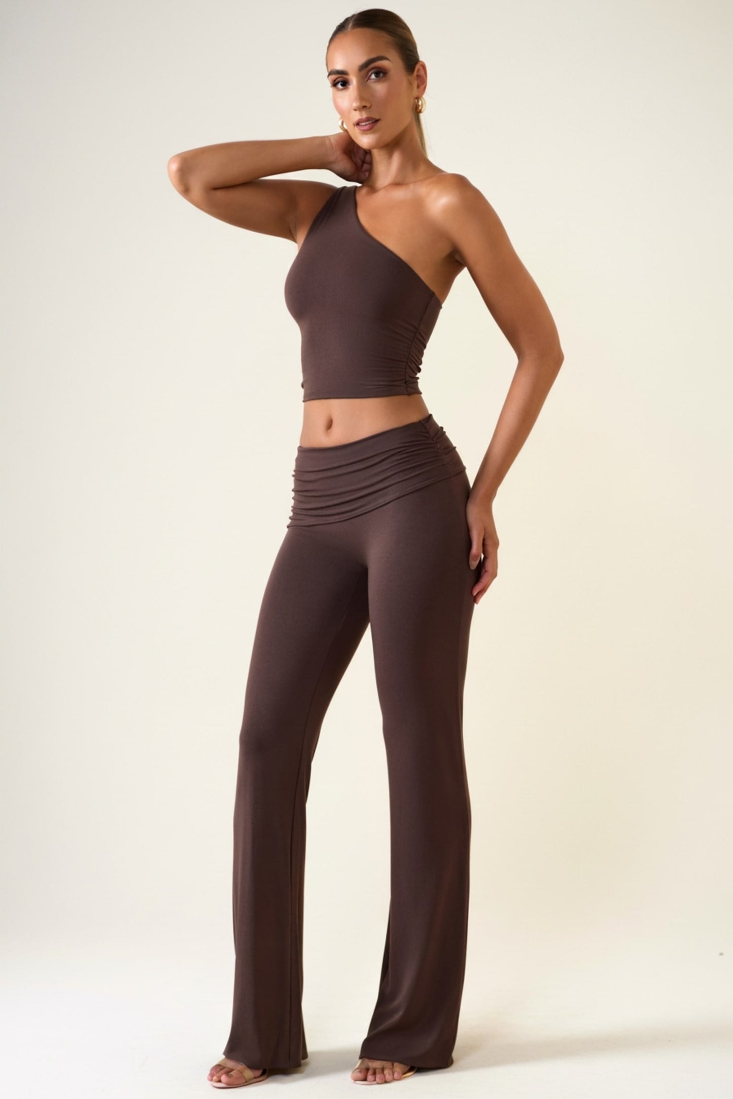 Mid-Rise Straight-Leg Trousers in Chocolate Brown