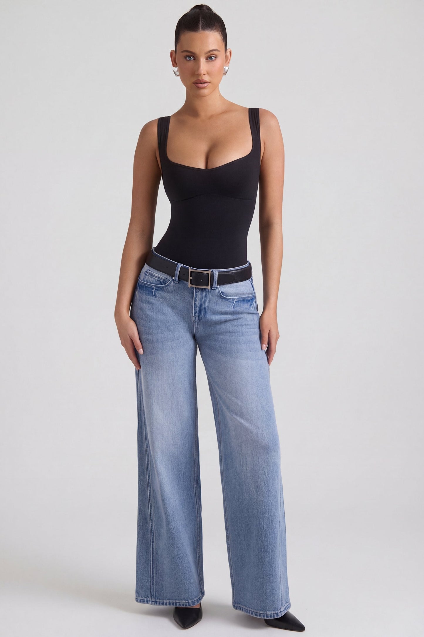 Low-Rise Wide-Leg Jeans in Vintage Wash