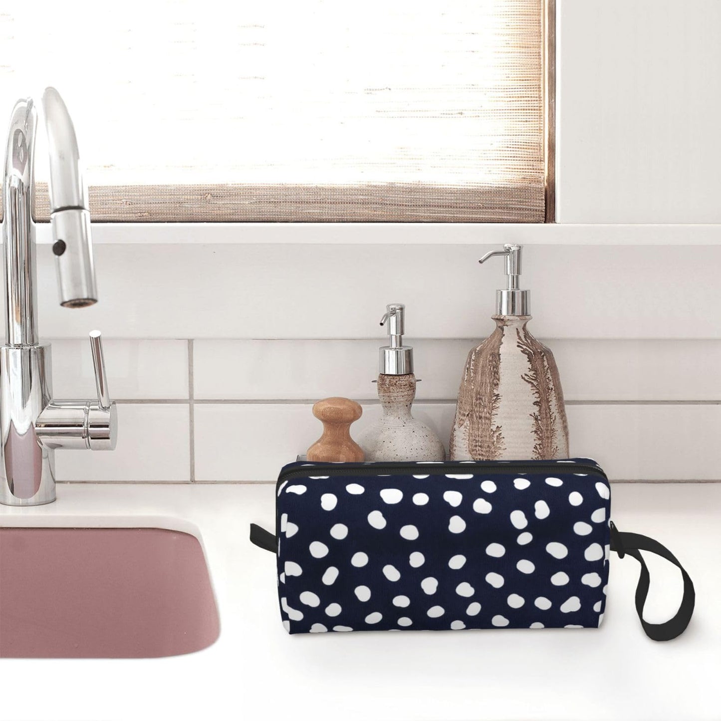 OLUSENMO White Doodle Polka Dot Makeup Bag for Women with Wrist Strap