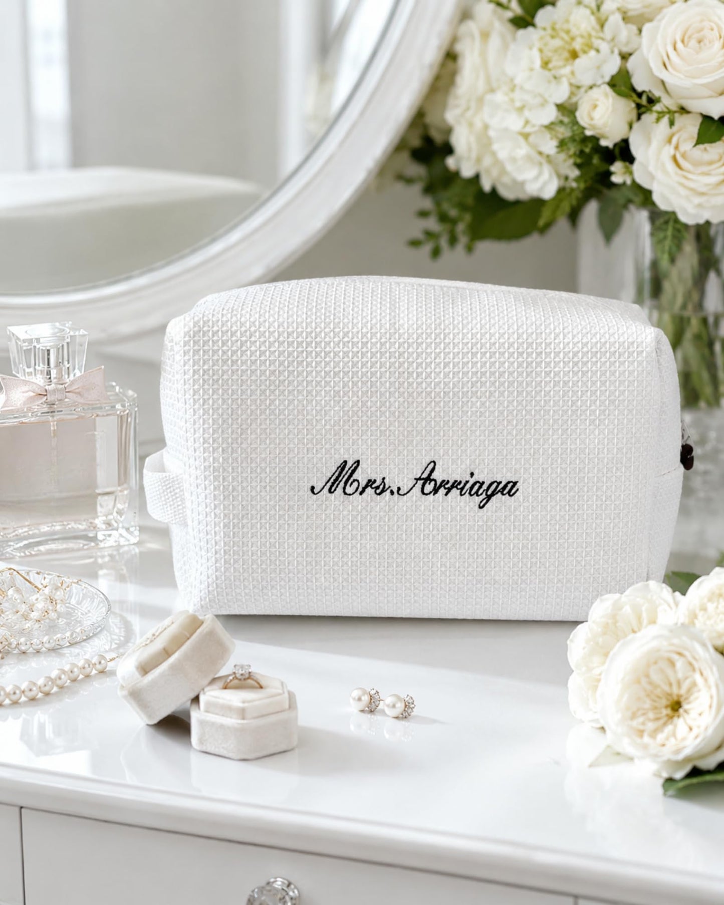 Personalized Embroidered Monogram Makeup Bag for Women (Style 1)