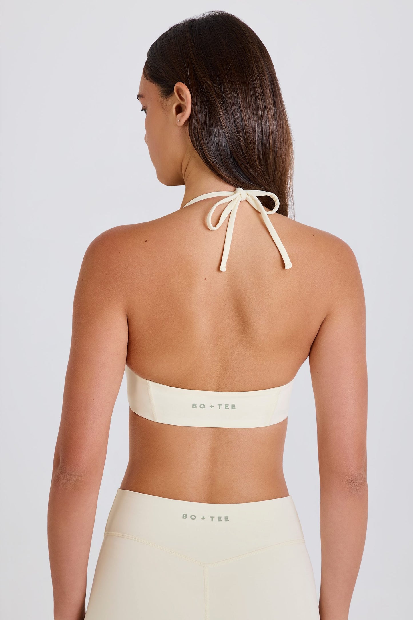 Four-Way Stretch Scoop-Neck Halterneck Sports Bra in Cream