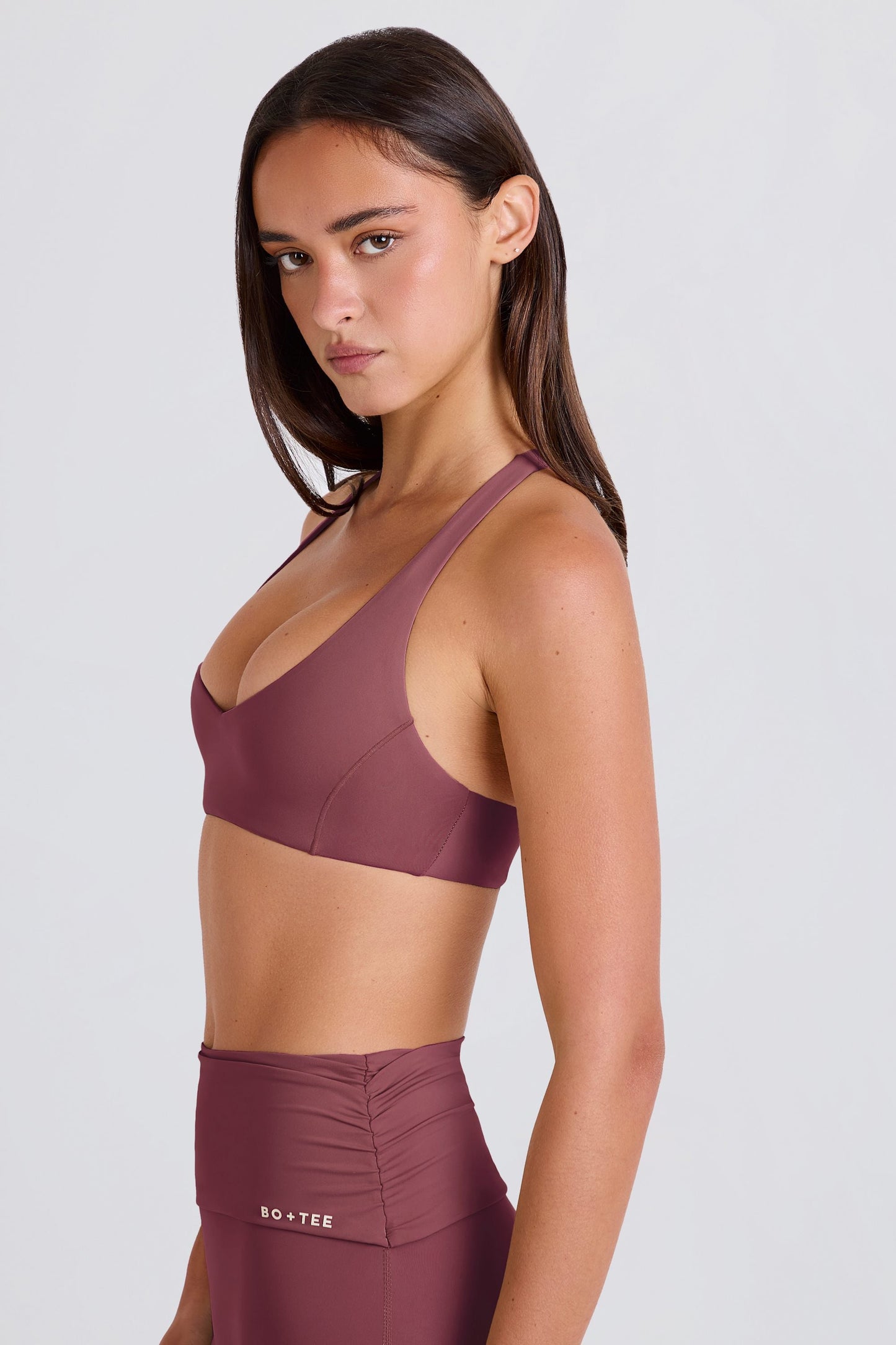 Crossback V-Neck Sports Bra in Acai
